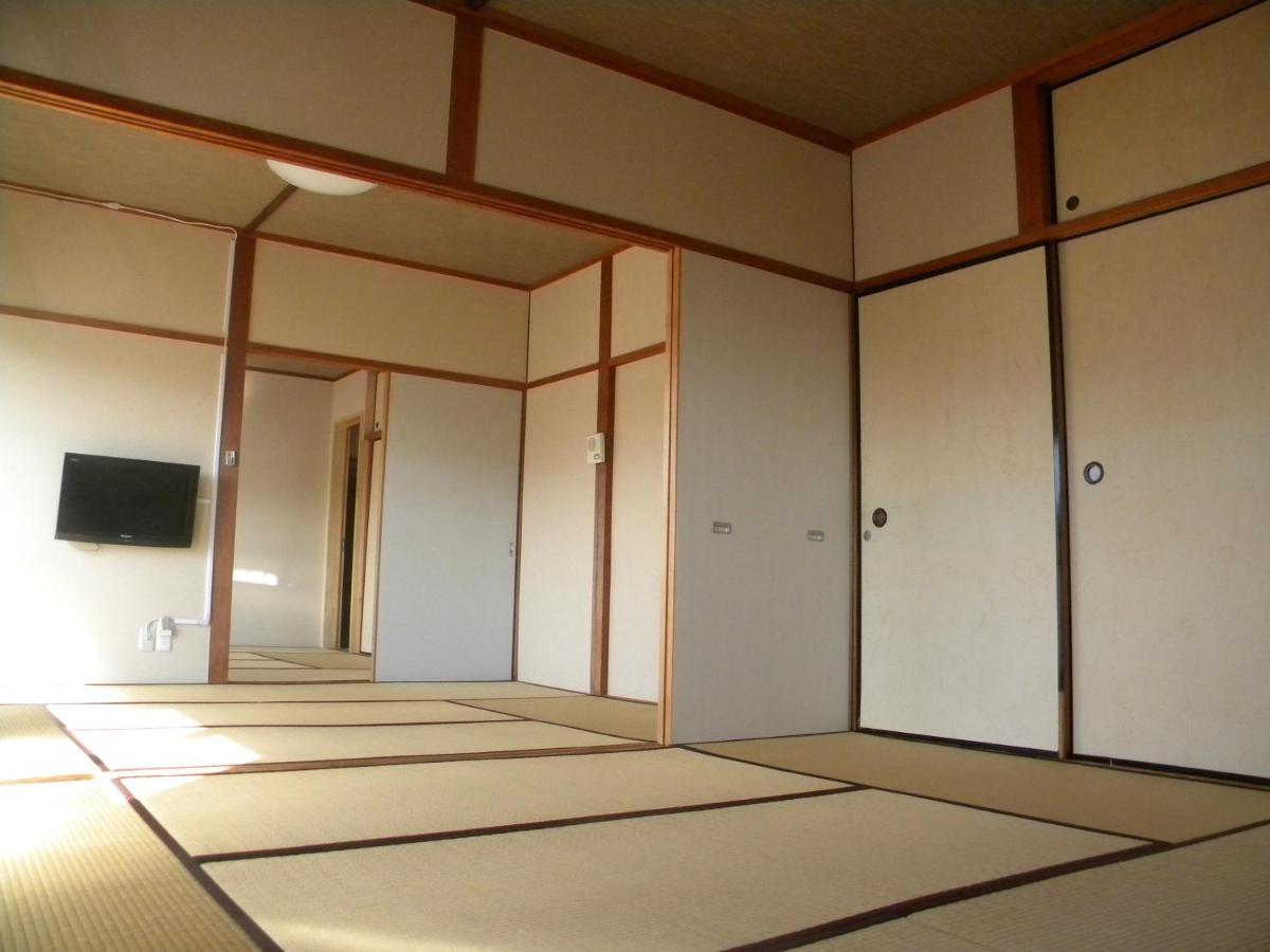 Family Ryokan Kawakyu With Showa Retro, Private Hot Spring Ибусуки Номер фото