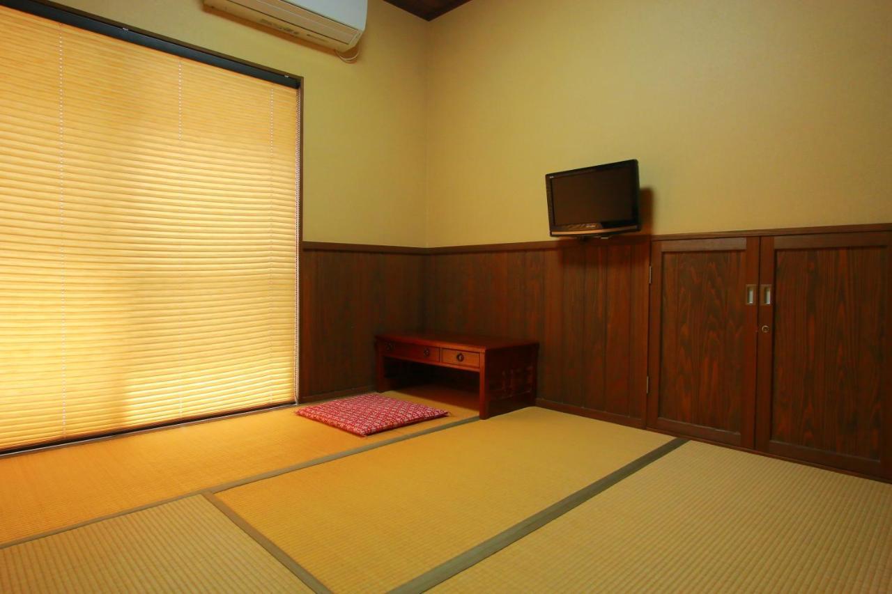 Family Ryokan Kawakyu With Showa Retro, Private Hot Spring Ибусуки Экстерьер фото