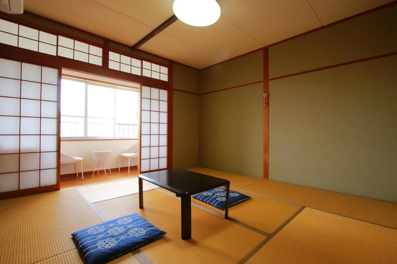 Family Ryokan Kawakyu With Showa Retro, Private Hot Spring Ибусуки Экстерьер фото